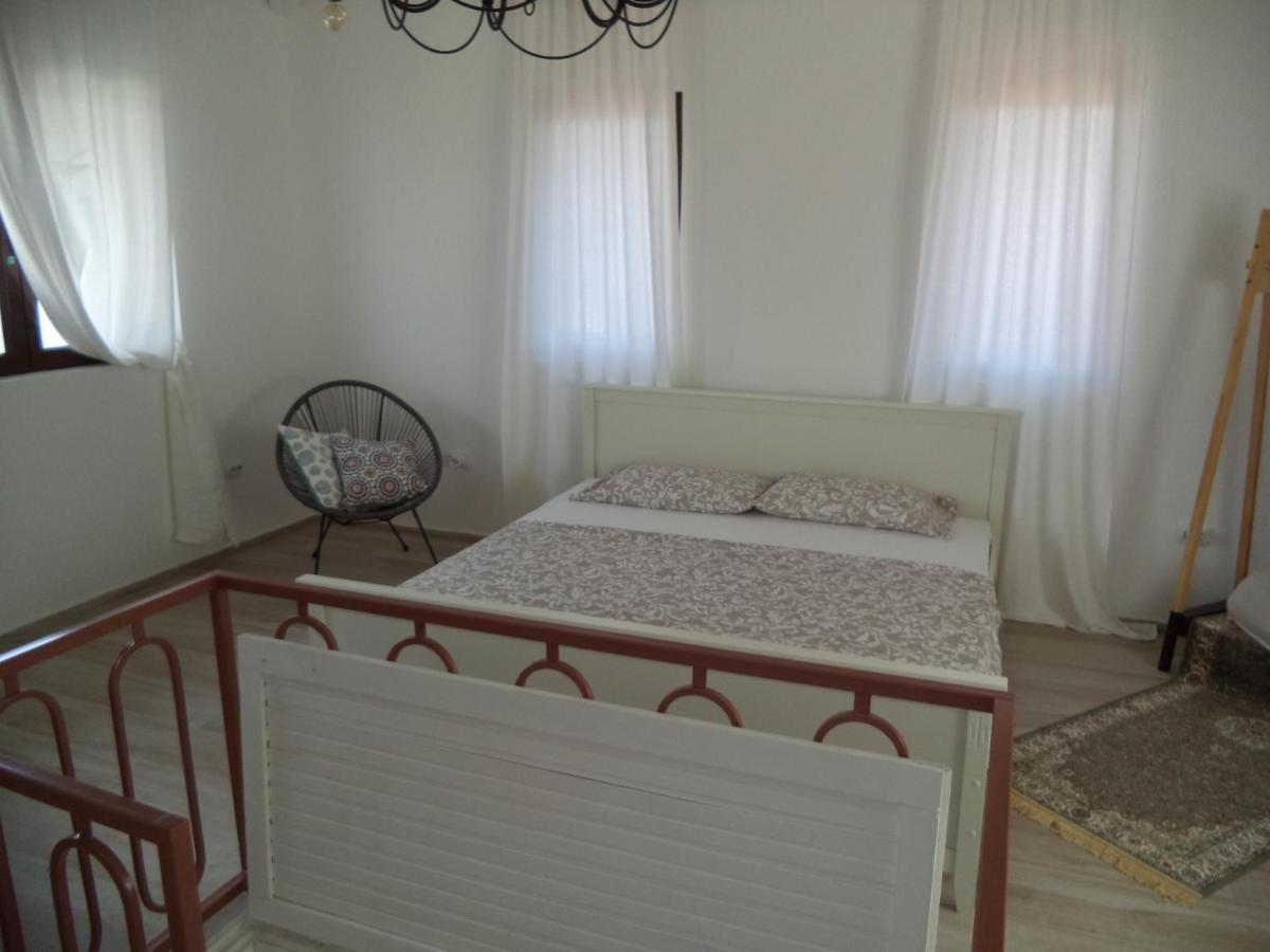 Chic Sea Front Apartment With Breathtaking Kotor Bay View Donji Stoliv Exterior photo